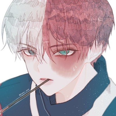迪丽热巴冰淇淋掉衣服上